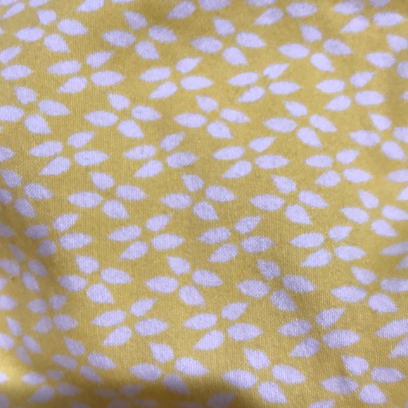 NY&Co yellow and white floral print button-down - Picture 7 of 7